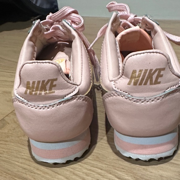 Pink and Gold Sneakers Cortez - Picture 2 of 5